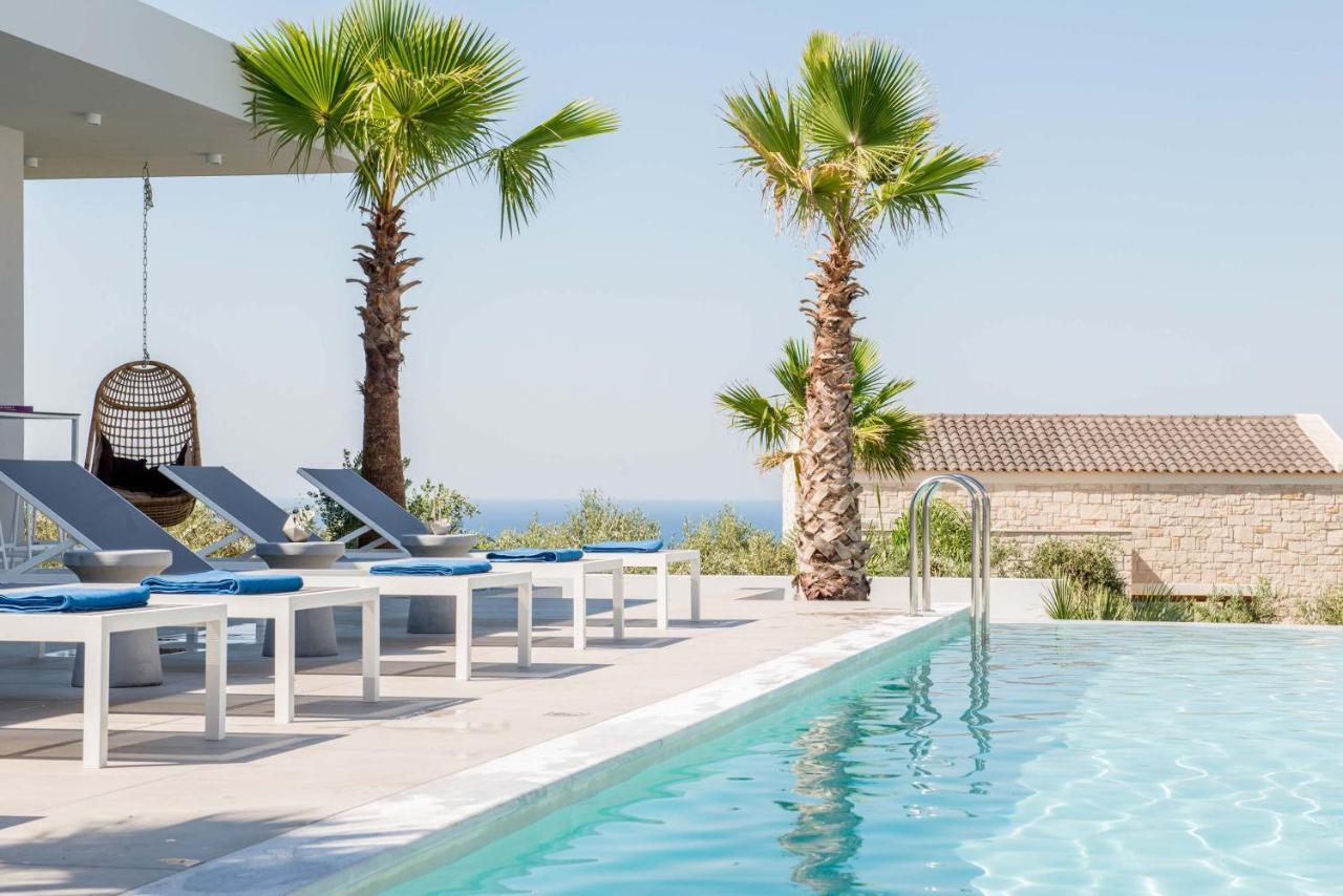 Villa Lydia I Superb Views, Two Pools, Next To The City كيساموس المظهر الخارجي الصورة