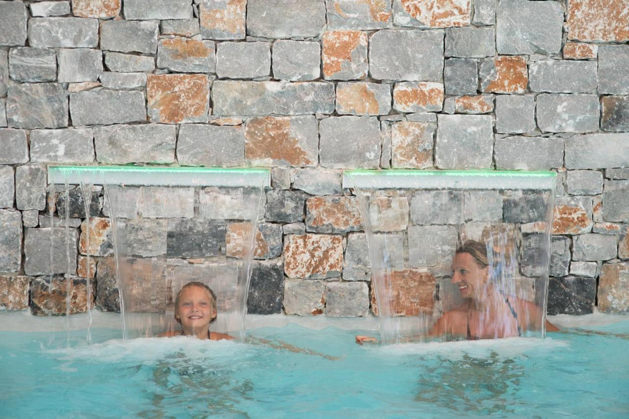 Villa Lydia I Superb Views, Two Pools, Next To The City كيساموس المظهر الخارجي الصورة